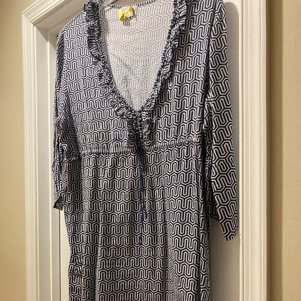 Geo Print V-Neck Tunic Dress in Navy and White